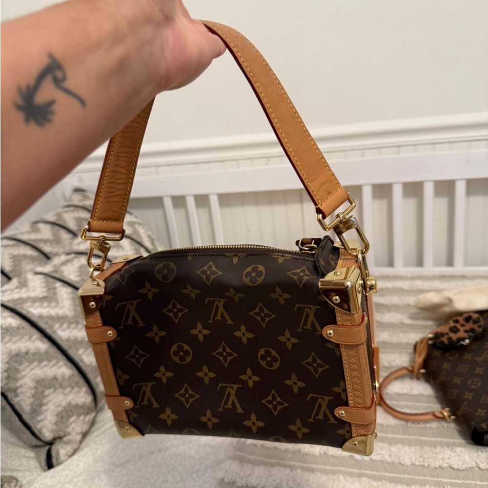 Louis Vuitton Side Trunk MM - Picture 8 of 9